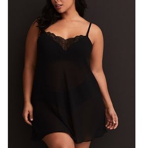 NWOT Torrid Black Lace & Chiffon Slip